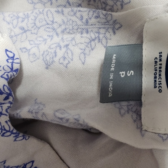 Top - Picture 2 of 3